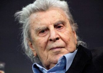 Μίκης Θεοδωράκης