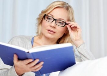 γυαλια, βιβλιο