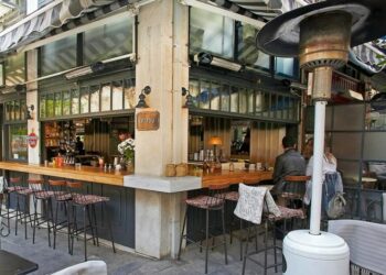 καφε, ΚΑΤΑΣΤΗΜΑΤΑ