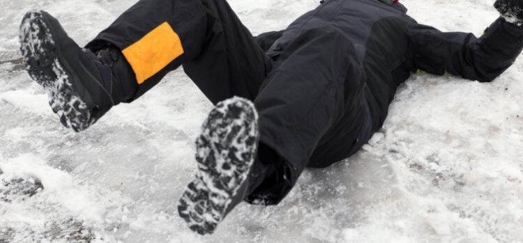 πτωση παγο, χιονια