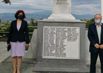 Η Π. Βρυζίδου στη Μαρτυρική Ερμακιά για το ετήσιο μνημόσυνο των εκτελεσθέντων κατοίκων της, την Άνοιξη του 1944