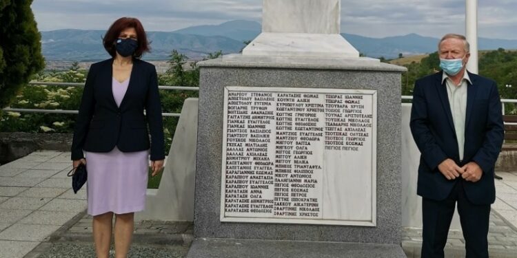 Η Π. Βρυζίδου στη Μαρτυρική Ερμακιά για το ετήσιο μνημόσυνο των εκτελεσθέντων κατοίκων της, την Άνοιξη του 1944