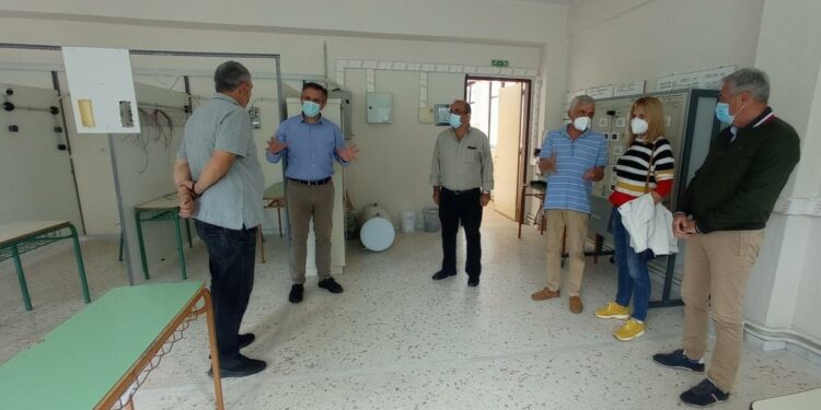 Επίσκεψη του Περιφερειάρχη Δυτικής Μακεδονίας κ. Γιώργου Κασαπίδη στο 1ο ΕΠΑ.Λ Σερβίων