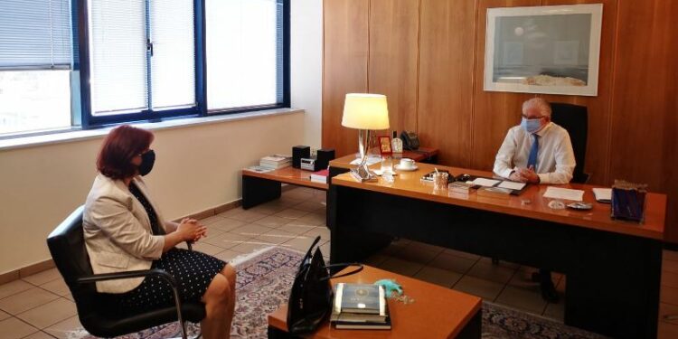 Η Π. Βρυζίδου για τις αποζημιώσεις των παραγωγών οπωροφόρων δέντρων, λόγω παγετού