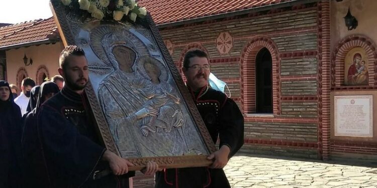 Η Εικόνα Της Παναγίας Μικροκάστρου στη Γαλατινή