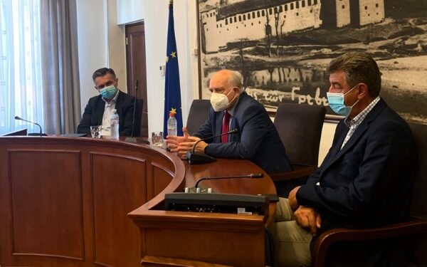 Δήμος Γρεβενών: Συνάντηση Δασταμάνη-Βούτσινου για θέρμανση σχολείων, σχολικές καθαρίστριες και επαγγελματική εκπαίδευση