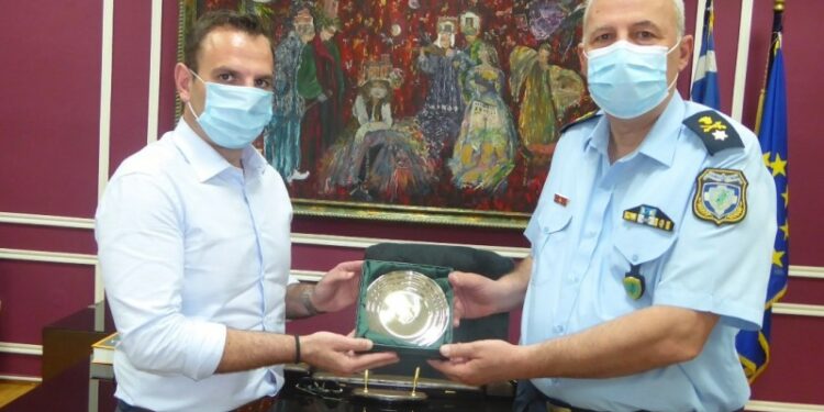 Εθιμοτυπική επίσκεψη στο Δήμαρχο Καστοριάς