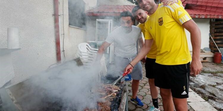 Μπάρμπεκιου με… εμπρηστή τον Δεληζήση