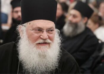 Κορωνοϊός: Διασωληνώθηκε ο ηγούμενος της Μονής Βατοπεδίου Εφραίμ