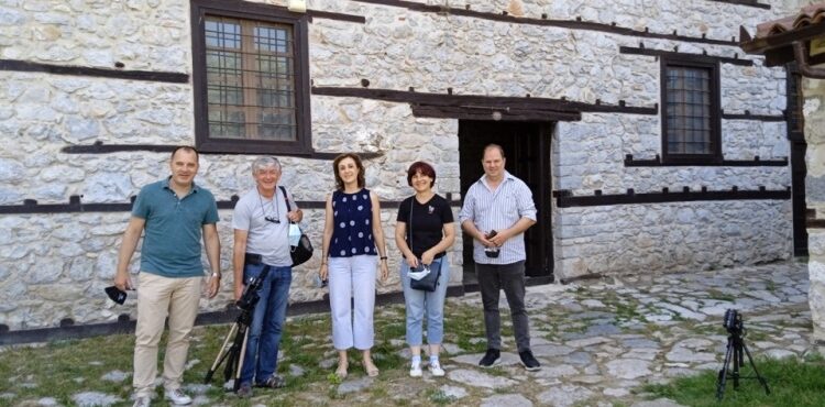 Η Δυτική Μακεδονία ταξιδεύει στη Ρουμανία – Ρουμάνοι δημοσιογράφοι φιλοξενήθηκαν στην Περιφέρεια με στόχο την προώθηση του τουρισμού