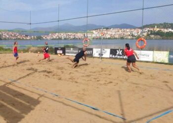 Ξεκινά σήμερα στην Καστοριά, με τη στήριξη του Δήμου Καστοριάς, το “Πανελλήνιο Αναπτυξιακό Τουρνουά Beach Volley”