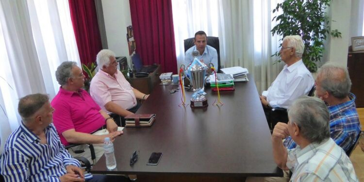 Μνήμες από την κατάκτηση του Κυπέλλου το 1980 ξαναζωντάνεψαν στο Δημαρχείο Καστοριάς