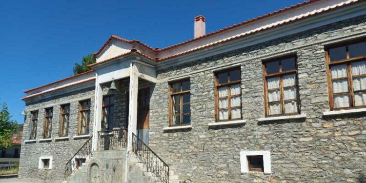 Εργασίες στο πρώην Δημοτικό σχολείο Δρυοβούνου