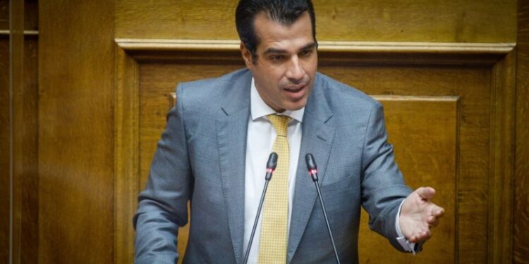 Θάνος Πλεύρης