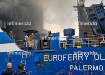 πλοιο, φωτια