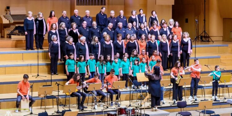 ΧΟΡΩΔΙΑ ΒΕΛΒΕΝΤΙΝΕΣ ΦΩΝΕΣ