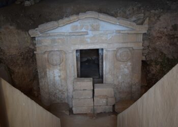 ΜΑΚΕΔΟΝΙΚΟΣ ΤΑΦΟΣ ΣΠΗΛΙΑΣ