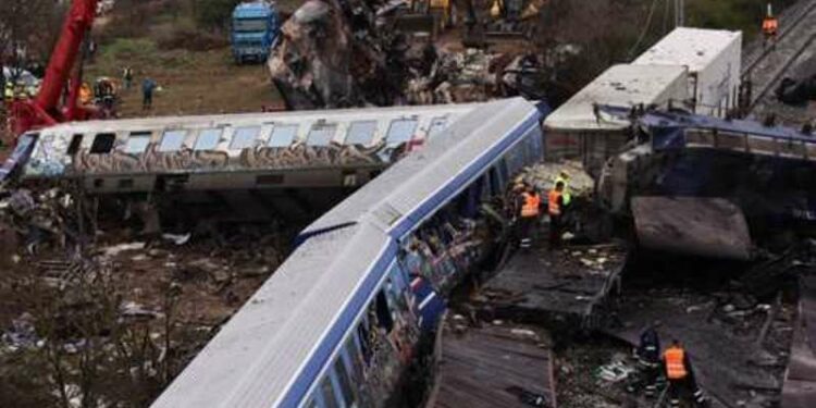 τρενο, συγκρουση, τεμπη