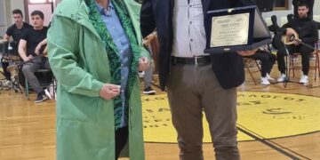 Η Βθμια Εκπαίδευση Κοζάνης βράβευσε το Δήμαρχο Βοΐου Χρήστο Ζευκλή. Μουσικές και αθλητικές εκδηλώσεις από ΓΕΛ και Μουσικό. Βίντεο