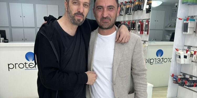 Ο Σωκράτης Βατάλης στη λαϊκή της Κοζάνης και τα εμπορικά καταστήματα: «Τα πολιτικά προτάγματα του ΣΥΡΙΖΑ, κτήμα ολόκληρης της κοινωνίας»