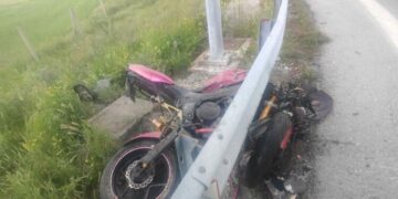 Νεκρός ο οδηγός της μηχανής στο τροχαίο της Καλαμιάς. Θρήνος στην Ξηρολίμνη. Φωτογραφίες από τον τόπο του δυστυχήματος