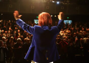 Κατάμεστη η Αίθουσα Τέχνης Κοζάνης στην Κεντρική Ομιλία της Παρασκευής Βρυζίδου