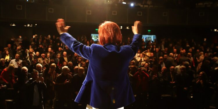 Κατάμεστη η Αίθουσα Τέχνης Κοζάνης στην Κεντρική Ομιλία της Παρασκευής Βρυζίδου