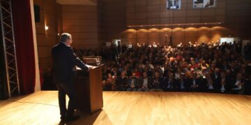 Κατάμεστη από κόσμο η Εύξεινος Λέσχη Κοζάνης στην προεκλογική ομιλία του Γιώργου Δακή