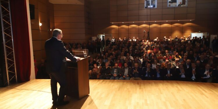 Κατάμεστη από κόσμο η Εύξεινος Λέσχη Κοζάνης στην προεκλογική ομιλία του Γιώργου Δακή