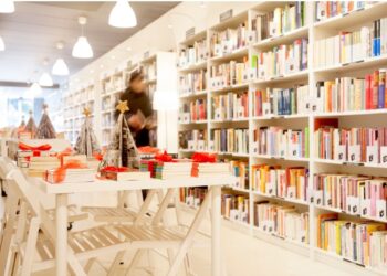 Υπέροχα δωράκια που μπορείτε να βρείτε στο βιβλιοπωλείο για τους φίλους σας!