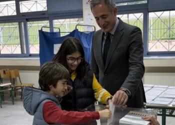 Παρέα με τα παιδιά του, ψήφισε ο Στάθης Κωνσταντινίδης