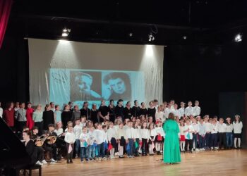 Η όμορφη εκδήλωση από το 2ο Δημοτικό Σχολείο Σιάτιστας.  Βίντεο