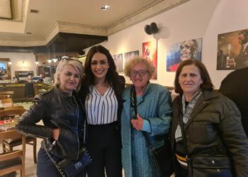 «Και οι γυναίκες στέλνουν μήνυμα αλλαγής και νίκης του ΣΥΡΙΖΑ την Κυριακή»-Η Έφη Μιχελάκη στο «Restobar» με γυναίκες της Κοζάνης
