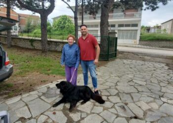 Ήρθε από Κοζάνη και υιοθέτησε αδέσποτο σκύλο από τη δομή του Δήμου Βοΐου.  Φωτογραφίες