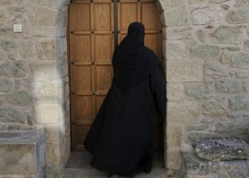 ΚΑΛΟΓΡΙΑ, ΜΟΝΑΧΗ