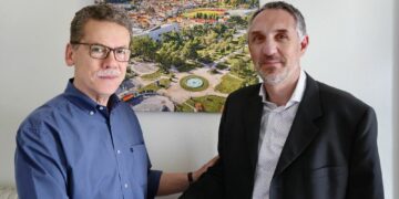 Ο Σπύρος Γκαραβέλλας με το Λάζαρο Μαλούτα