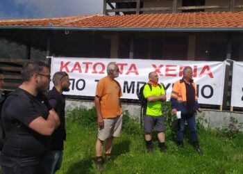 Ανάβαση στο Μπούρινο και διαμαρτυρία για τις ΑΠΕ