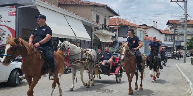 Σιάτιστα: Ιππική πορεία από τον Άγιο Μόδεστο. Βίντεο