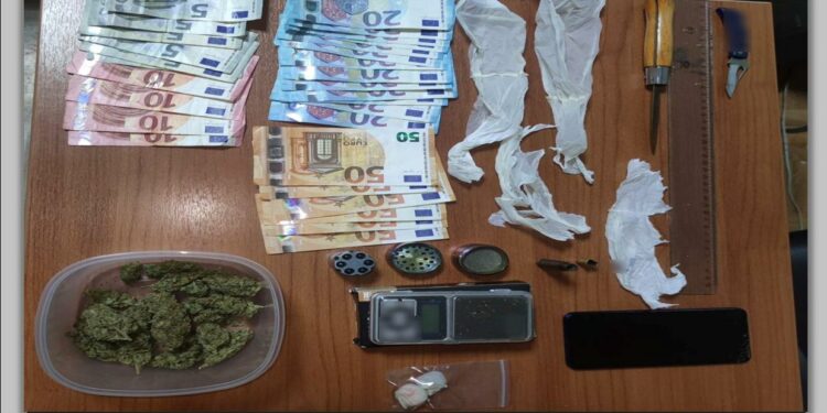 Σύλληψη νεαρού διακινητή ναρκωτικών στα Γρεβενά