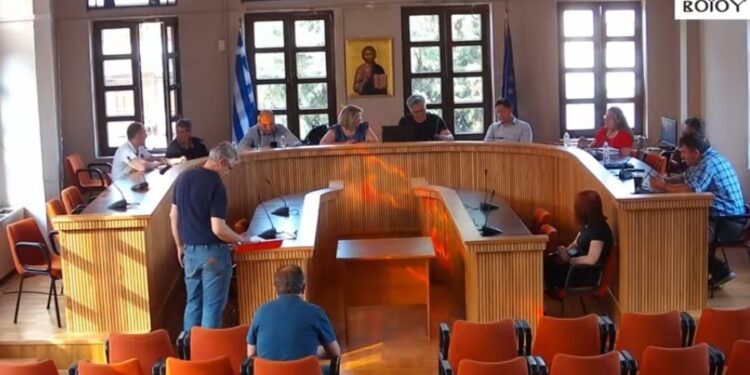 Βόιο: Αναβλήθηκε η συνεδρίαση. Τι ειπώθηκε – βίντεο