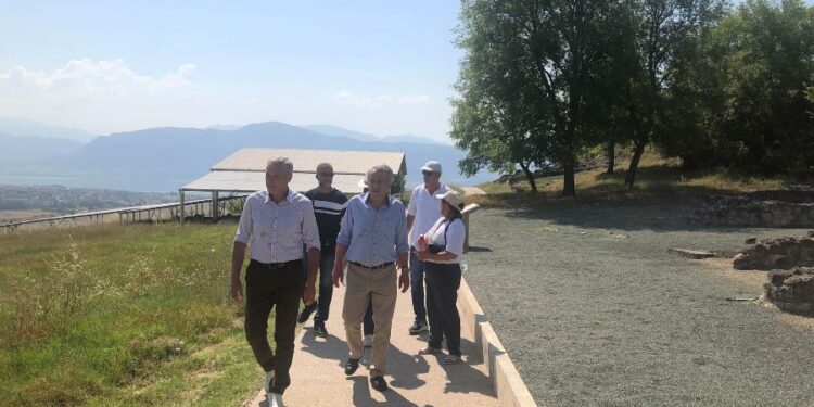 Το έργο «Μερική Ανάδειξη της Πόλης της Αρχαίας Αιανής» επισκέφθηκε ο Αντιπεριφερειάρχης Γ. Βαβλιάρας