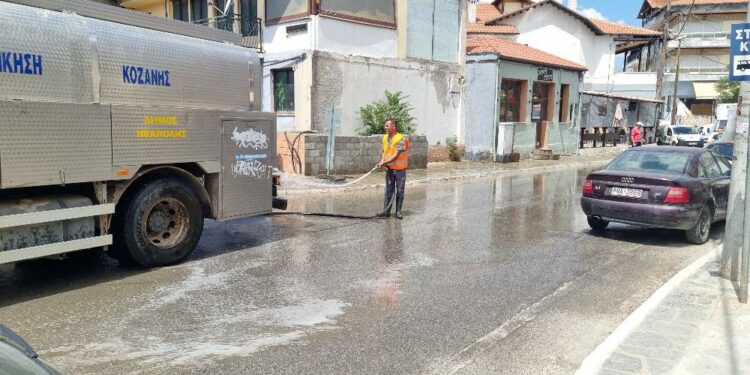 Σιάτιστα: Εργασίες καθαρισμού στο κέντρο.  Βίντεο