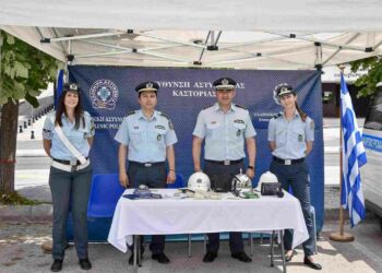 Ολοκληρώθηκε με επιτυχία η λειτουργία περιπτέρου κυκλοφοριακής αγωγής  του Τμήματος Τροχαίας Καστοριάς στο πλαίσιο της  1ης Έκθεσης Ιστορικών Οχημάτων Καστοριάς