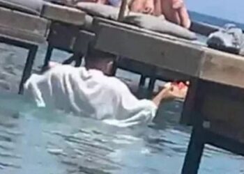 σερβιτορος, θαλασσα