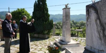 Ο Δήμαρχος Γρεβενών Γιώργος Δασταμάνης σε Μικρολίβαδο και Κηπουρειό για το Ολοκαύτωμα (Φωτογραφίες)