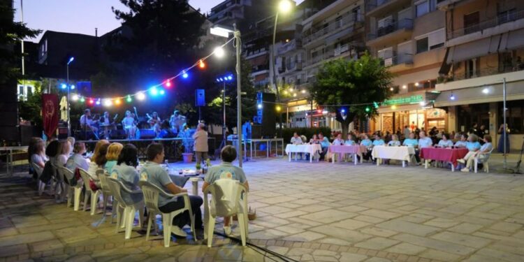 Δήμος Γρεβενών: «Μάγεψε» η εκδήλωση “Τέσσερα μάτια, δυό καρδιές” από τον Πολιτιστικό Σύλλογο Γρεβενών “Πίνδος” (Βίντεο)