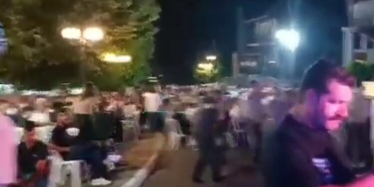 Καλονέρι: Γέμισε από κόσμο η πλατεία για τη Ρία Ελληνίδου. Βίντεο