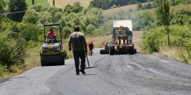 Εργασίες συντήρησης οδικού δικτύου από τον Δήμο Γρεβενών