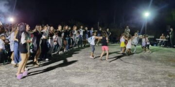 Με κέφι και χορό, το πανηγύρι του Αγίου Ιωάννη από τον Ιππικό Σύλλογο Σιάτιστας.  Βίντεο