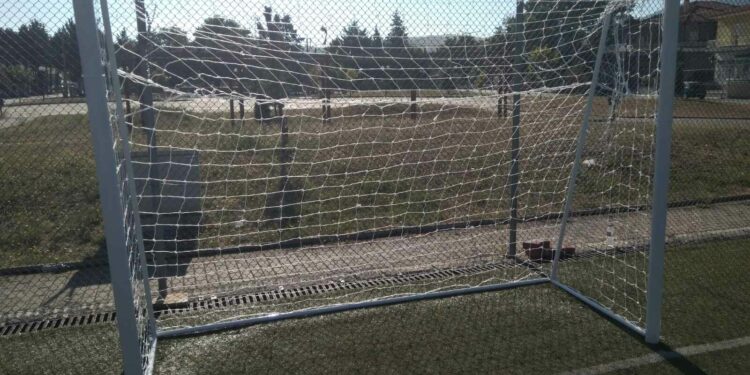 Γαλατινή: Εργασίες συντήρησης σε 5χ5 και παιδική χαρά